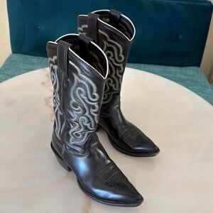 Classic Black and Gray Cowboy Boots with Western Stitching